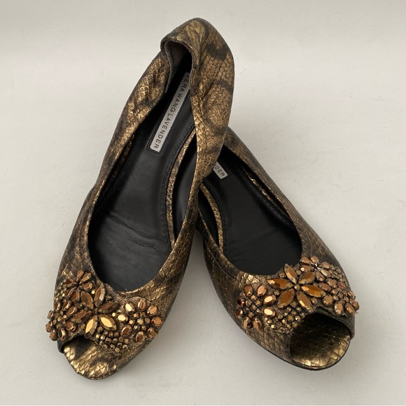 Vera Wang Lavender Animal Print Embellished Ballet Flat Shoes 8.5 M Peep Toe - Picture 3 of 16